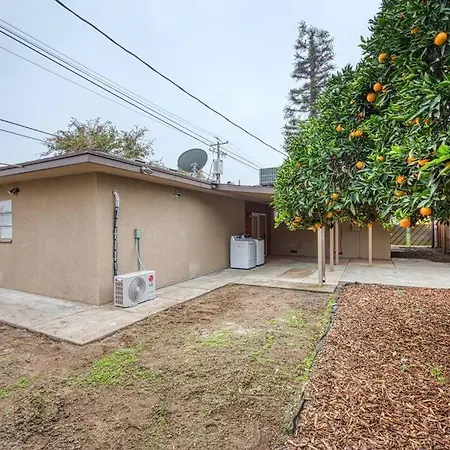 Renovated Home Minutes From Fresno State / Airport
